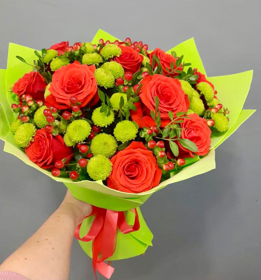 Букет цветов из: Хризантемы и Розы в Чебаркуле