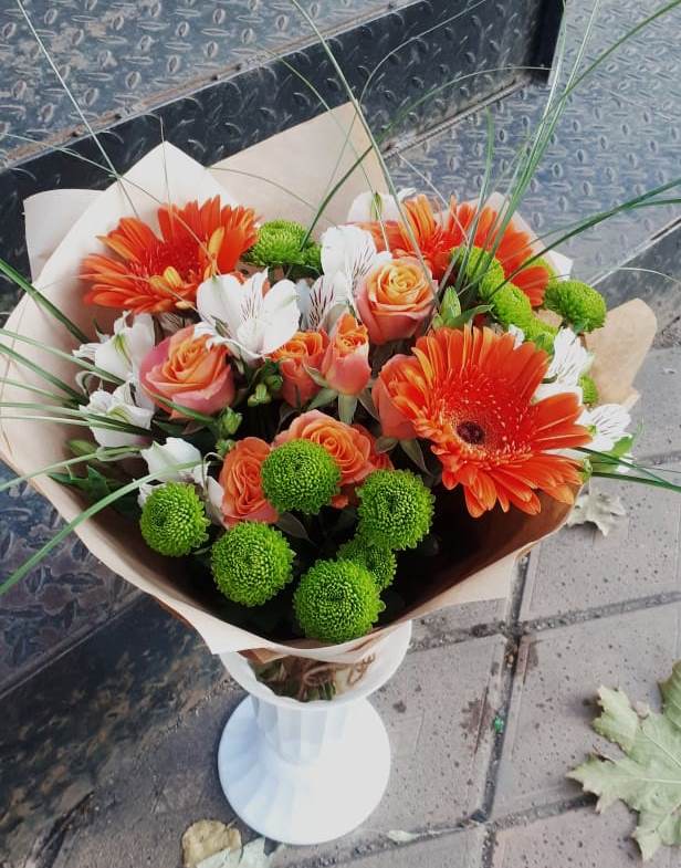 Букет цветов из: Герберы, Хризантемы, Альстромерии и Розы в Чебаркуле