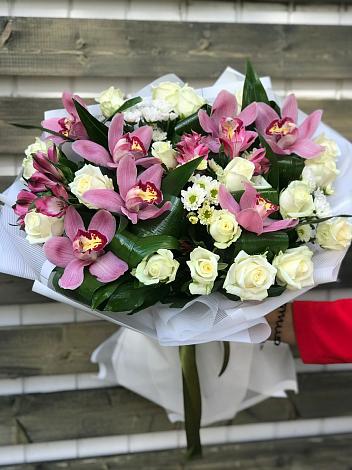 Букет цветов из: Розы и Хризантемы в Чебаркуле
