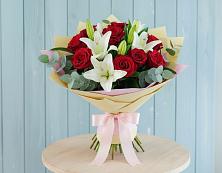 Букет цветов из:  Лилии и Розы в Чебаркуле