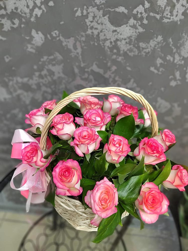 Цветочная композиция из Розы в корзине в Чебаркуле