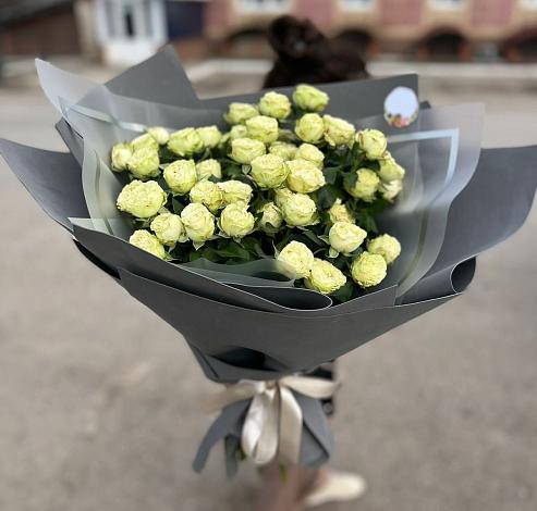 Букет Белые кустовые розы Солинеро в Чебаркуле