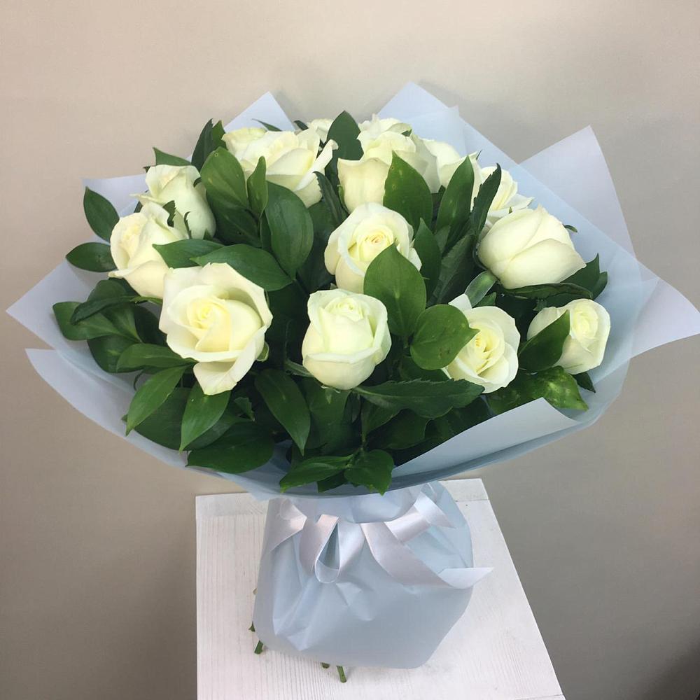 Букет 15 Белых роз Проуд в Чебаркуле