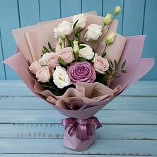Букет цветов из:  Розы и Лизиантусы в Чебаркуле