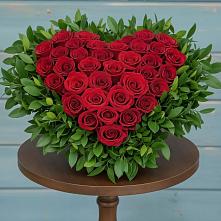 Цветочная композиция из Розы в виде сердца в Чебаркуле