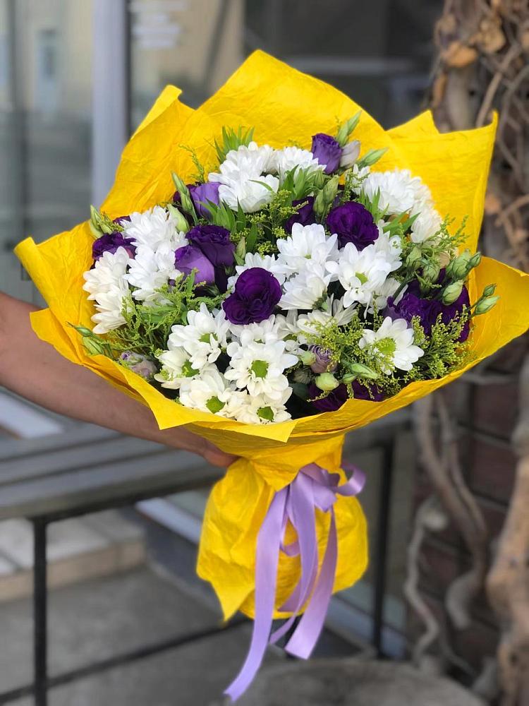 Букет цветов из: Ирисы, Хризантемы и Ромашки в Чебаркуле