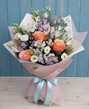 Букет цветов из:  Лизиантусы, Розы, Альстромерии и Гипсофила в Чебаркуле