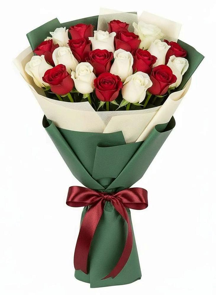 Букет Микс из красных и белых роз в Чебаркуле