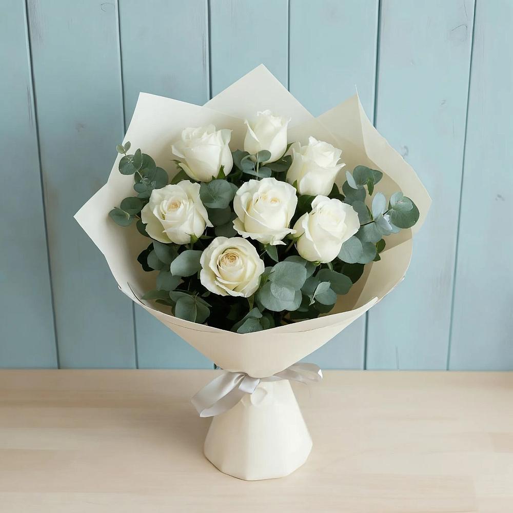 Букет Белые розы в Эвкалипте в Чебаркуле