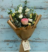 Букет цветов из:  Розы и Лизиантусы в Чебаркуле