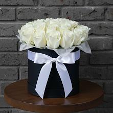 Цветочная композиция из Розы в шляпной коробке в Чебаркуле